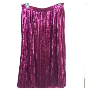 Velvet-like skirt